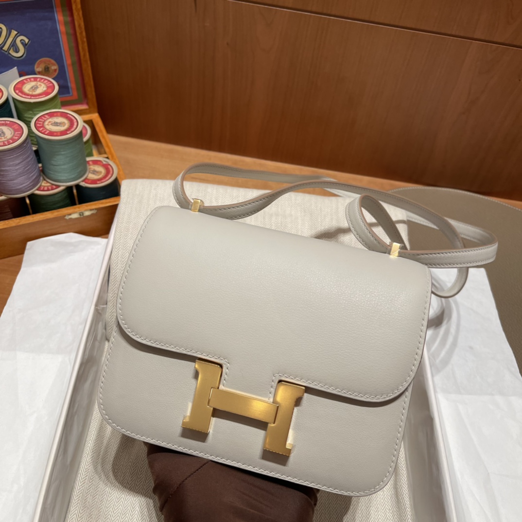 에르메스 콘스탄스18 크레 금장 스위프트